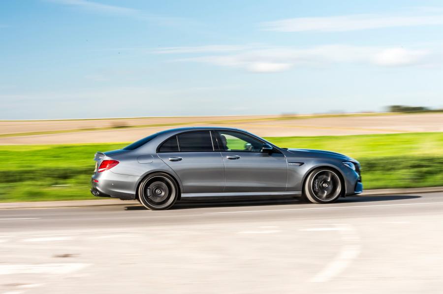  Mercedes-AMG E63 4Matic+ (W213) 2017 года  (UK) (фото 12 из 30)